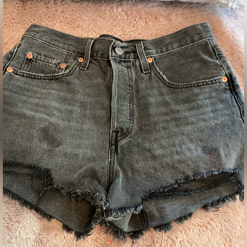 Levi’s cut off shorts